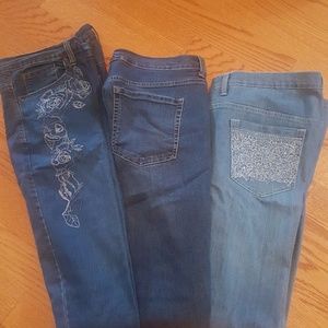 3 pair of Gloria Vanderbelt jeans